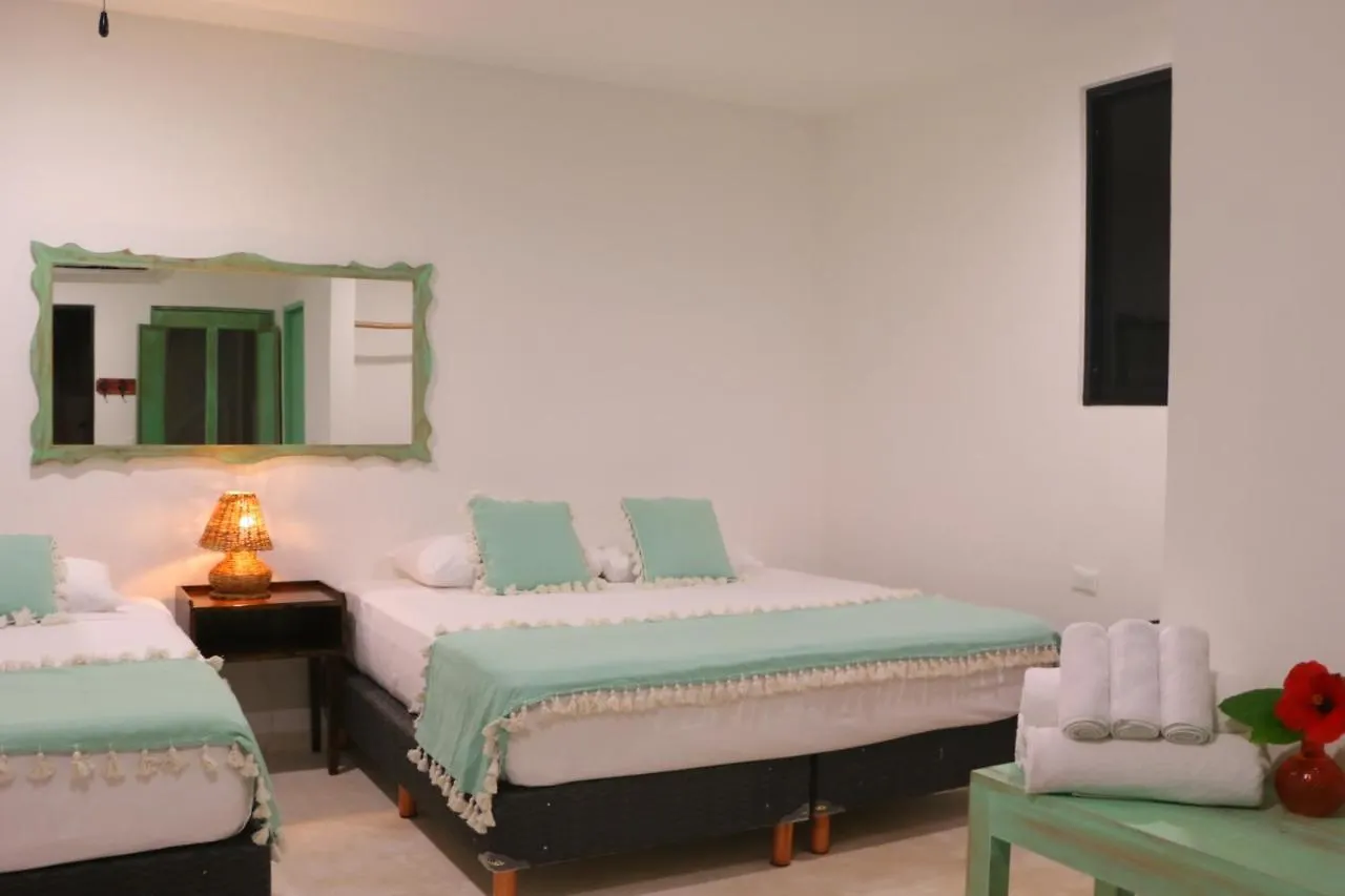 Punta Piedra Beach Posada Tulum 3*,