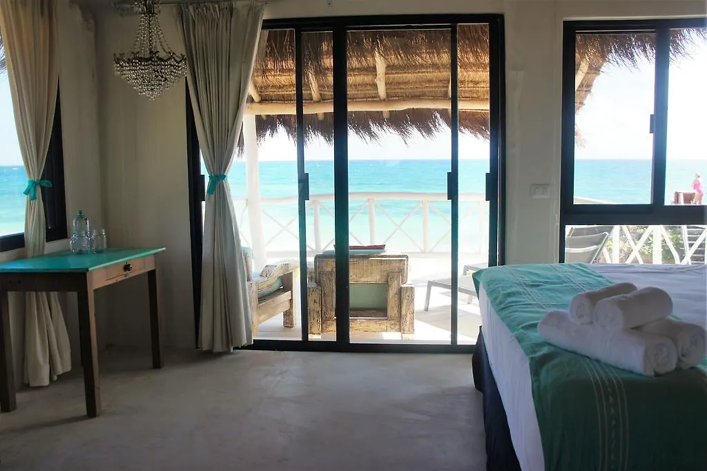 Punta Piedra Beach Posada Tulum Mexiko